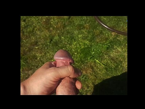 ❤️ A guapa quente recibe o seu coño rosa fodido e corre cun chorro nun xardín de verán Sexo de calidade en % gl.villagesexvideos.ru %